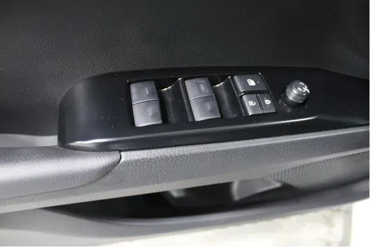 $29436 : Toyota Camry 2025 LE 4dr Sed image 7