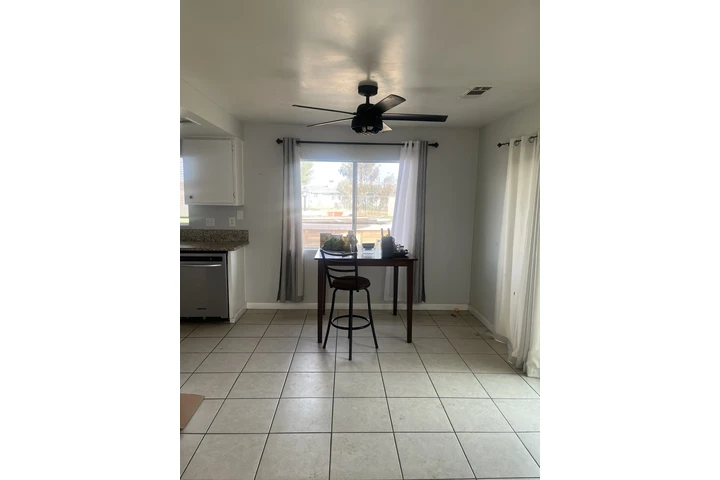 $2149 : House for Rent in Apple Valley image 2