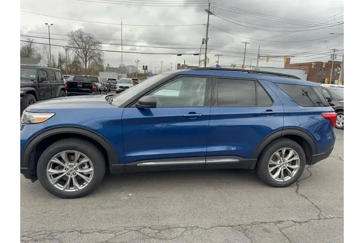 $33990 : Ford Explorer 2022 AWD XLT 4 image 7