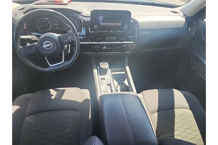 $29498 : Nissan Pathfinder 2025 SV 4d image 6