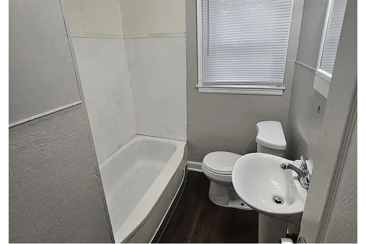 $650 : HOUSE RENT IN INDIANAPOLIS image 8