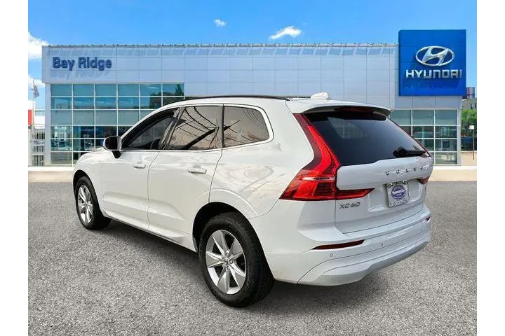 $19993 : Volvo XC60 2022 AWD B5 Momen image 4