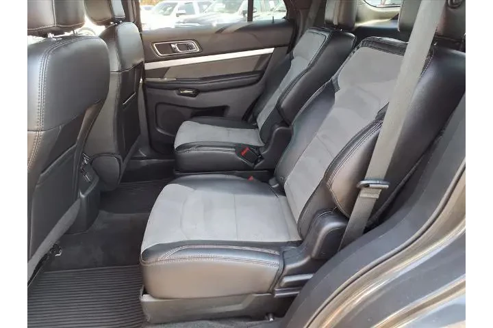 $10498 : Ford Explorer 2017 XLT 4dr S image 10