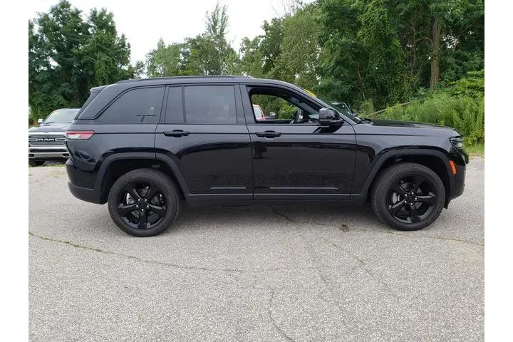$38860 : Jeep Grand Cherokee 2024 4x4 image 9