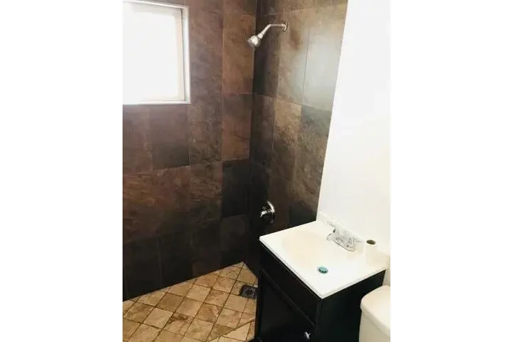 $1000 : Encantadora casa de 2 dormitor image 4