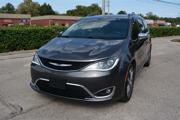 2019 Pacifica Limited image 5