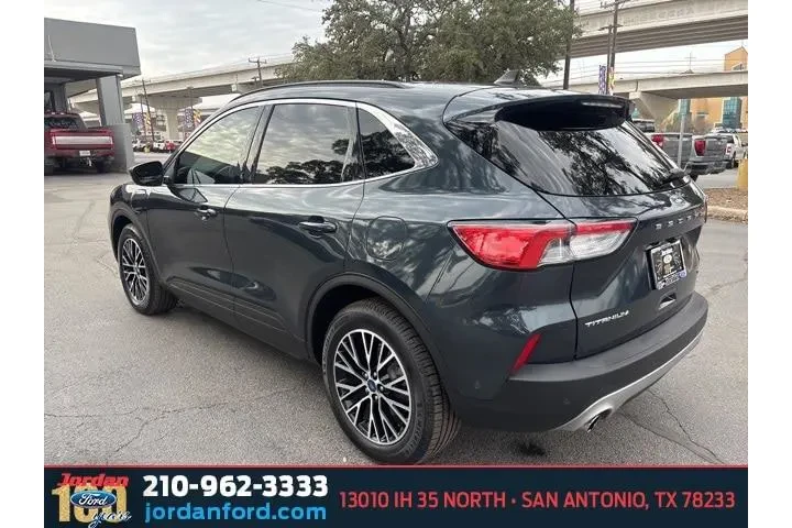 $20031 : Ford Escape Plug-In Hybrid 2 image 4