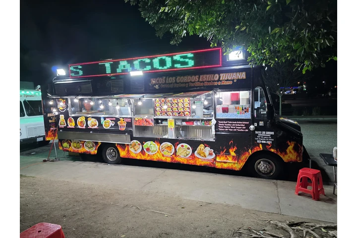 Se busca cajera y taquero image 2