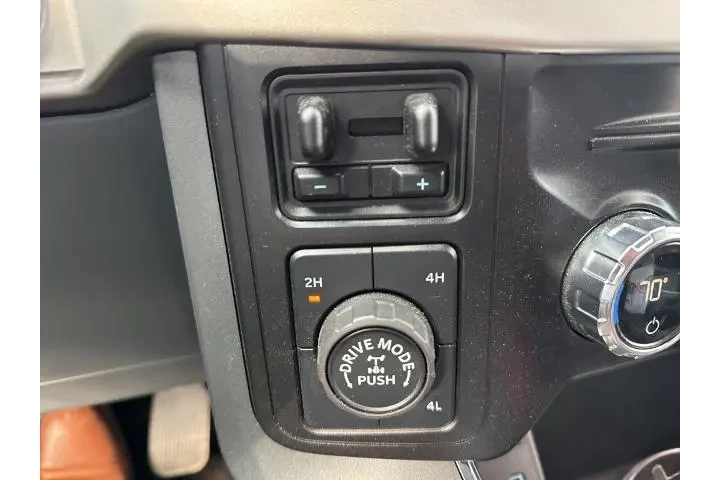 $37970 : Ford F-150 2021 4x4 XLT 4dr image 8