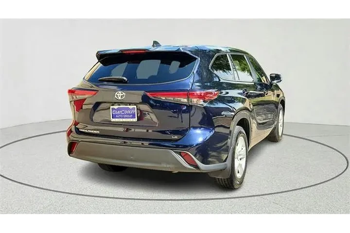 $30790 : Toyota Highlander 2023 image 3