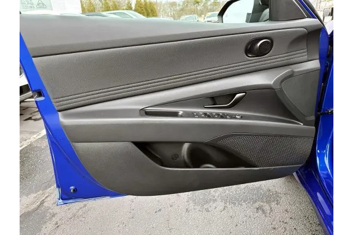 $19999 : Hyundai ELANTRA 2025 SEL Spo image 9