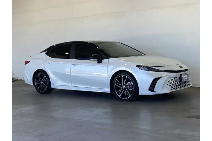 $35591 : Toyota Camry 2025 XSE 4dr Se image 4