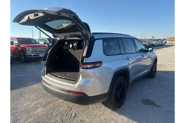 $29000 : Jeep Grand Cherokee L 2024 4 image 4