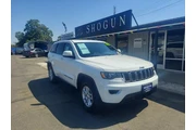 $17995 : 2020 Grand Cherokee Laredo E thumbnail