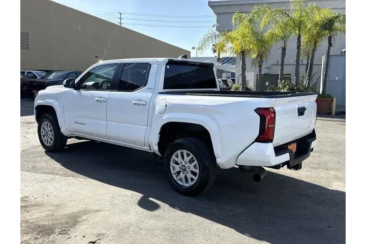 $30900 : Toyota Tacoma 2024 4x2 SR5 4 image 5