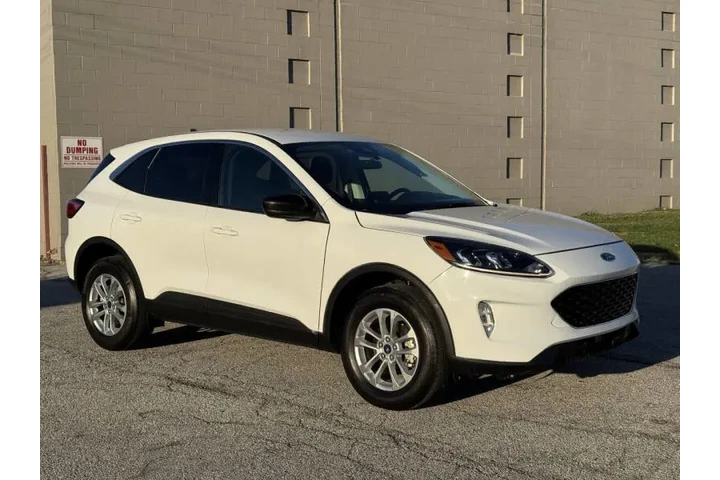 $17950 : 2022 Escape SE image 10