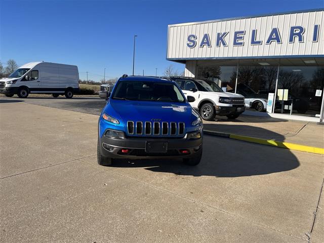 $19900 : 2017 Cherokee Trailhawk 4x4 S image 2