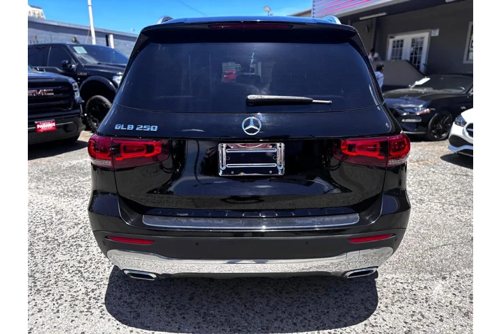 2020 Mercedes-Benz GLB GLB 25 image 4