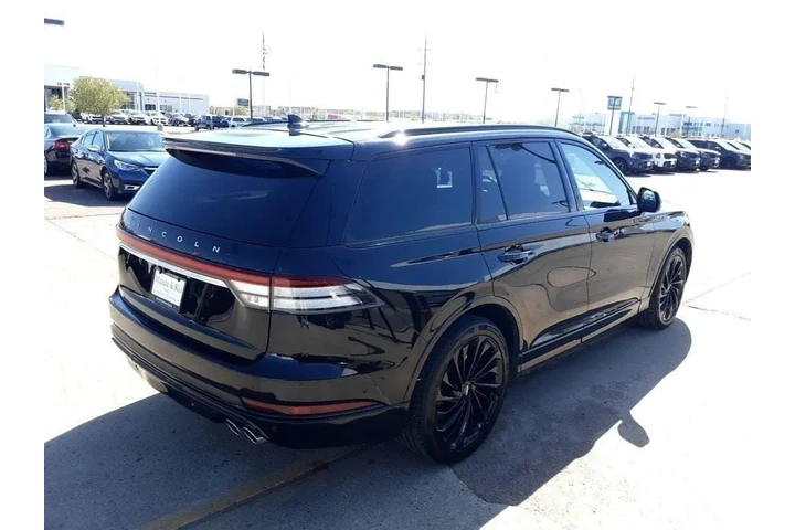 $39995 : 2022 Aviator Reserve image 6