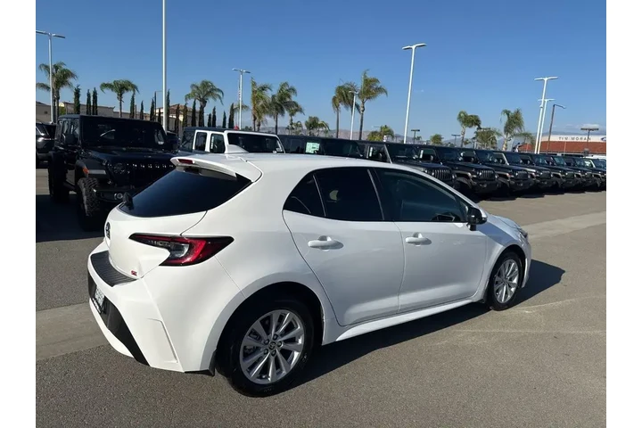 $20562 : Toyota Corolla Hatchback 202 image 8