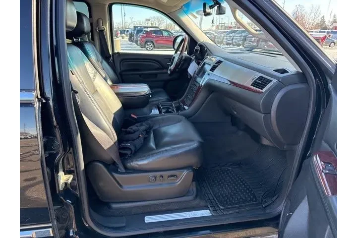 $10000 : Cadillac Escalade EXT 2011 A image 10