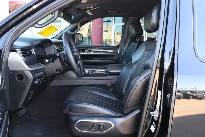 $33988 : 2022 Wagoneer Series II 4x4 image 7