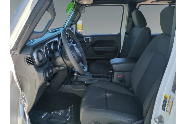 $33500 : Jeep Wrangler 2023 4x4 Willy image 9