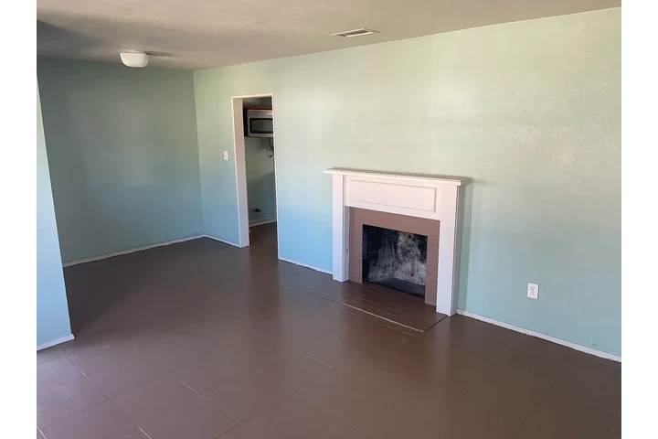 $1500 : This 3 bedroom, 3 bathroom hou image 7