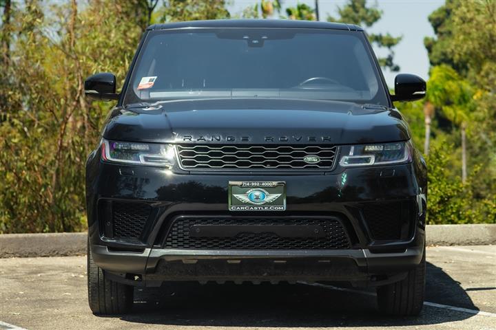 2019 Range Rover Sport SE image 3