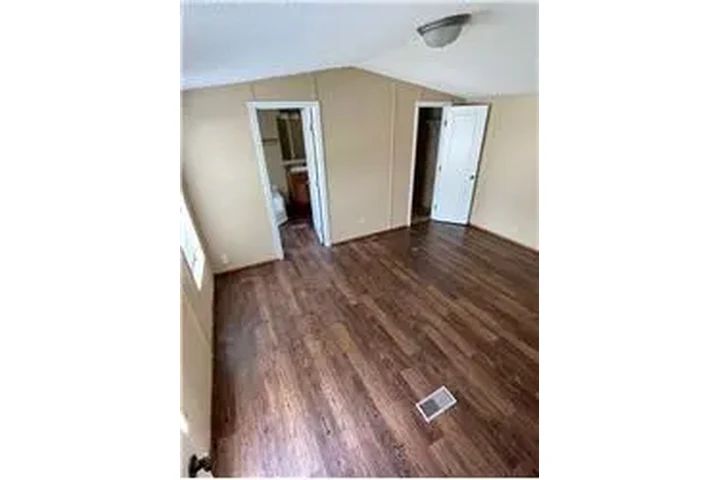 $1600 : Rental property with 3 bedro image 9