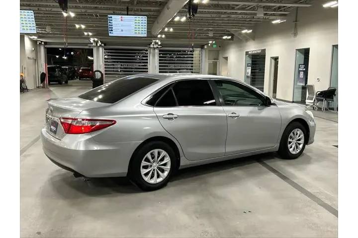 $11527 : Toyota Camry 2015 LE 4dr Sed image 9
