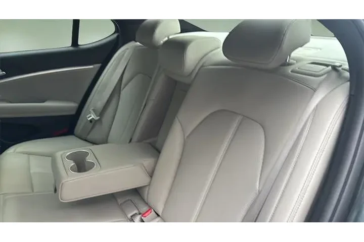 $21844 : Genesis G70 2023 2.0T 4dr Se image 10