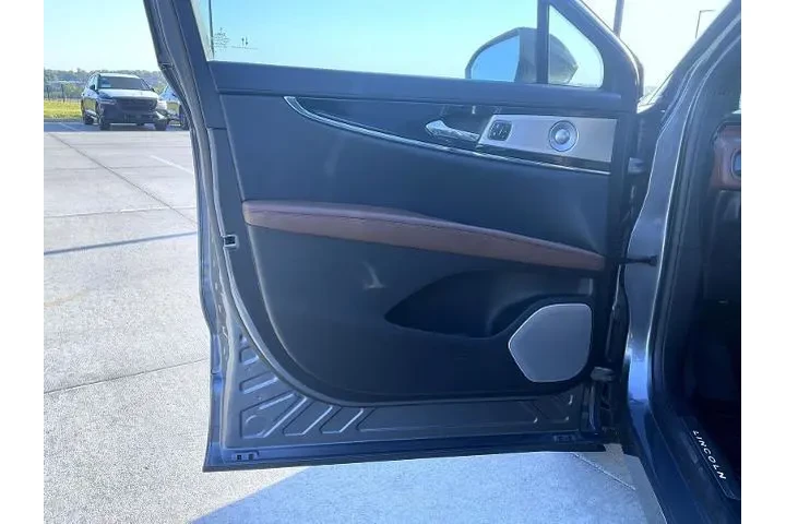 $39742 : Lincoln Nautilus 2022 AWD Re image 10