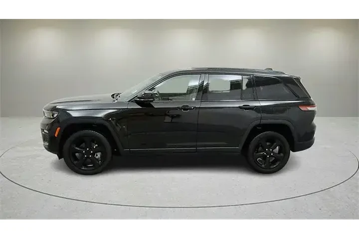 $31846 : Jeep Grand Cherokee 2023 4x4 image 5