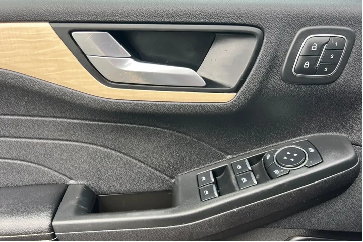 Ford Escape Hybrid 2022 AWD image 10