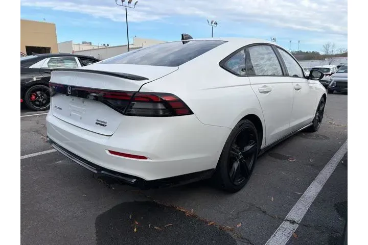 $28367 : Honda Accord Hybrid 2023 Spo image 7
