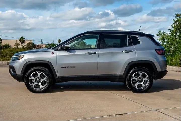 $18631 : Jeep Compass 2022 4x4 Trailh image 5