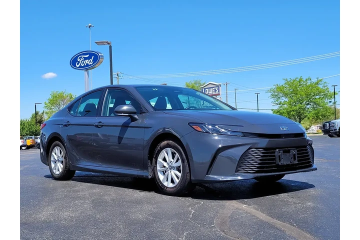 $28998 : Toyota Camry 2025 SE 4dr Sed image 1