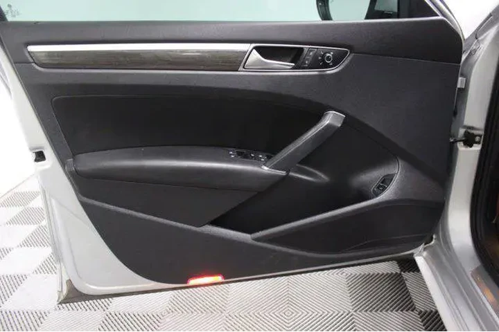 $20983 : Volkswagen Passat 2017 1.8T image 3