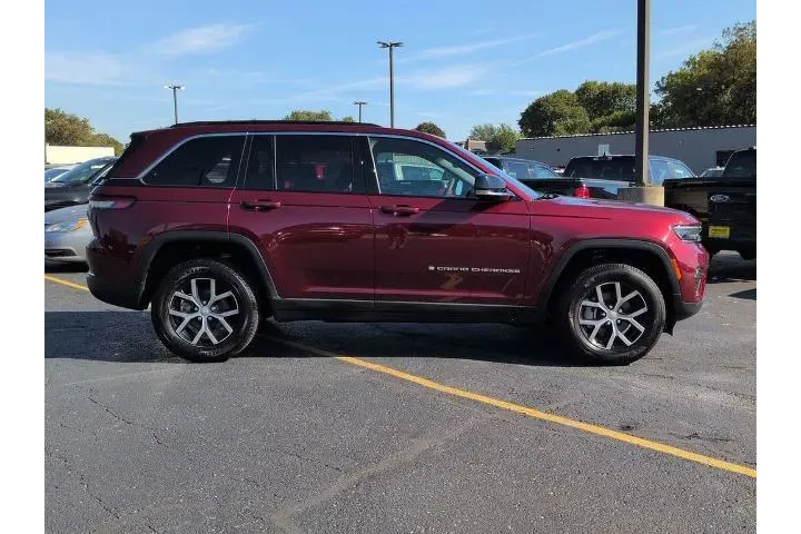 $37277 : Jeep Grand Cherokee 2024 4x4 image 9