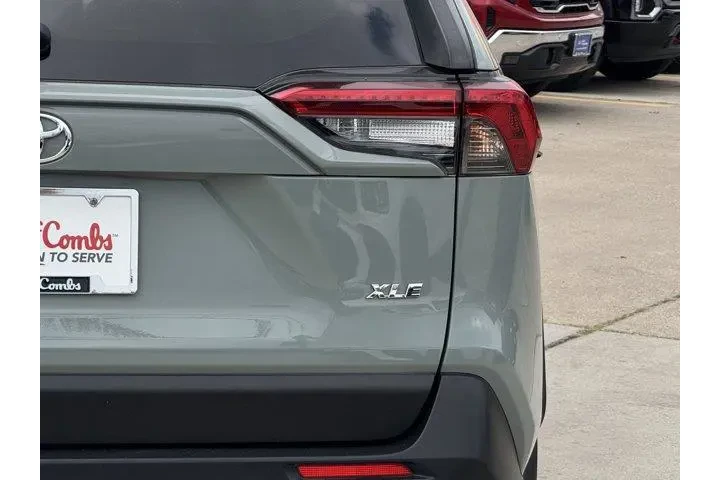 $26874 : Toyota RAV4 2023 XLE Premium image 7