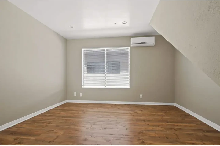 $1050 : Cómoda habitación Hawthorne image 2