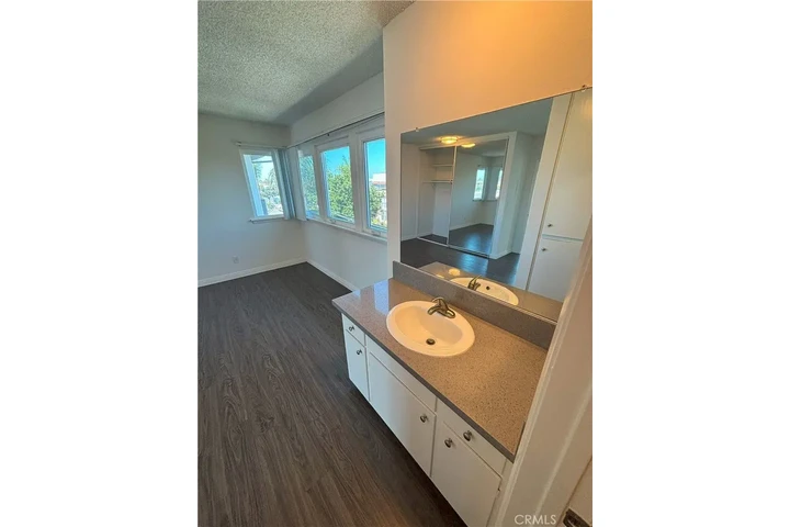 $1100 : La vibrante comunidad de Azusa image 2