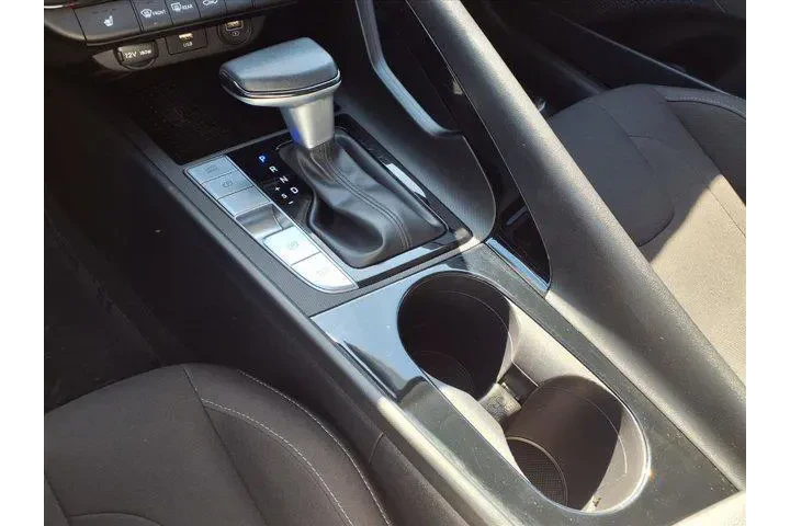 $18631 : Hyundai ELANTRA 2023 SEL 4dr image 7