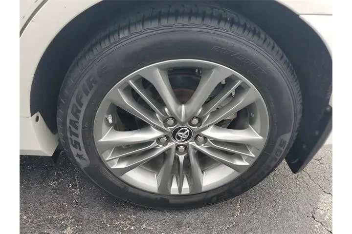 $12990 : Toyota Camry 2016 XLE 4dr Se image 6