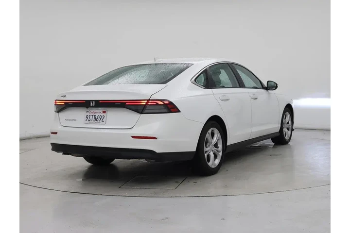 $24998 : Honda Accord 2024 LX 4dr Sed image 8