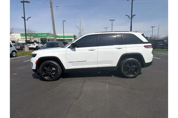 $31980 : Jeep Grand Cherokee 2023 4x4 image 10