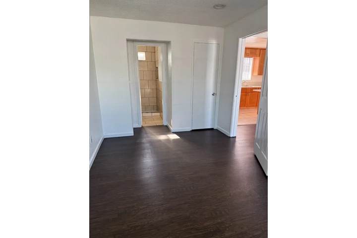 $1750 : DEPARTAMENTO  EN RENTA image 3