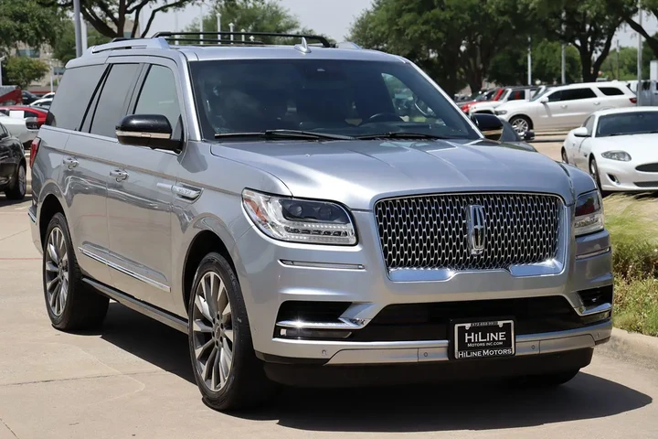 $37998 : 2020 Navigator Reserve image 3