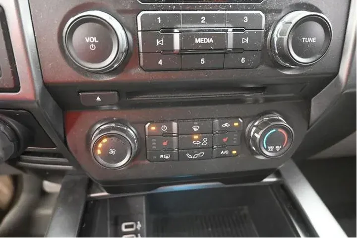 $20730 : Ford F-150 2018 4x4 XLT 4dr image 9